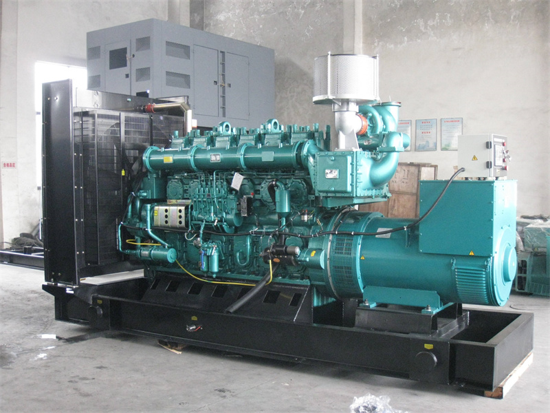 鄱阳200KW 柴油发电机的油耗是多少?